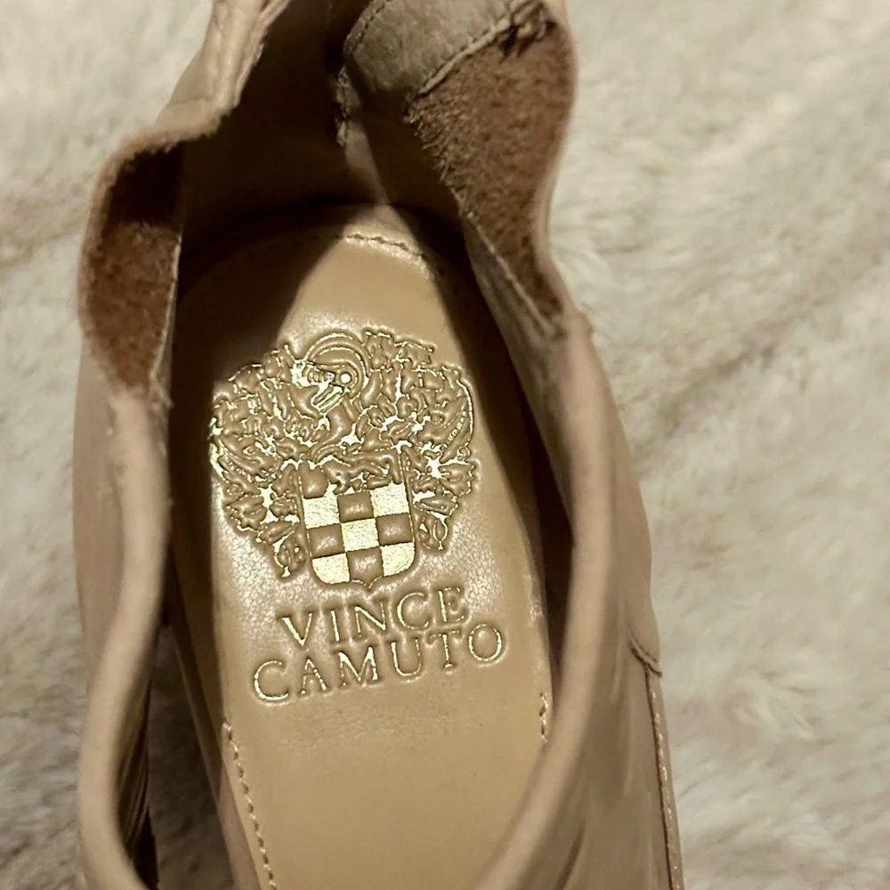 Vince Camuto Beige Woven Heels Booties size 10 - Picture 4 of 4